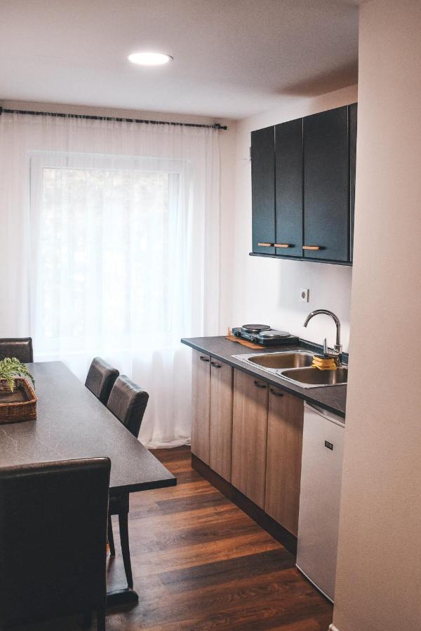 Villa-Apartments Bognar Velika Bagian luar foto